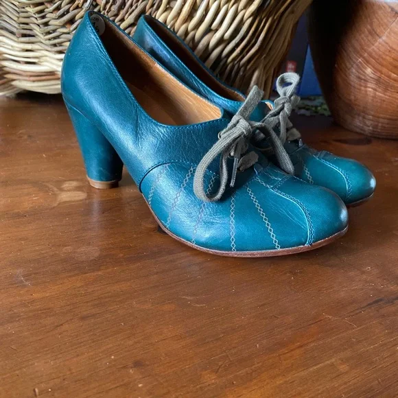 Chie Mihara Teal Leather Heels with Lace Detail - Picture 2 of 11
